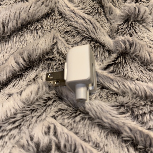 APPLE AC POWER CORD & WALL PLUG ATTACHMENT - Picture 4 of 9